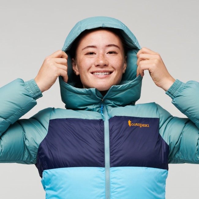 Solazo Daunenjacke Mit Kapuze Damenkollektion Bluegrass-blue Sky Cotopaxi